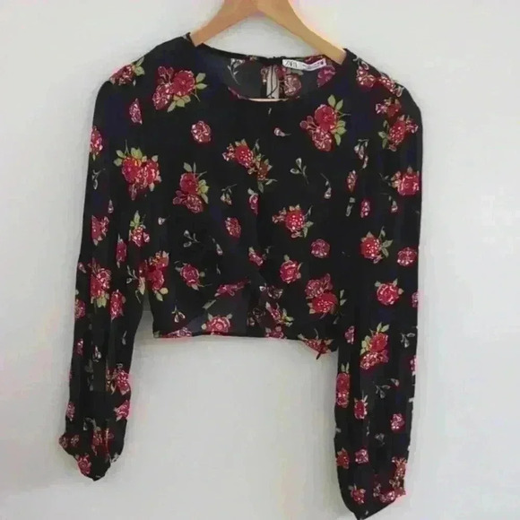 ZARA | Black/Red Floral Long Sleeve Knotted Crop Top - Picture 2 of 6